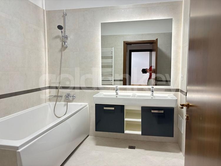 Apartament cu 4 camere decomandat în Kiseleff