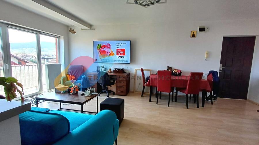 Apartament cu 3 camere decomandat, mobilat în Florești