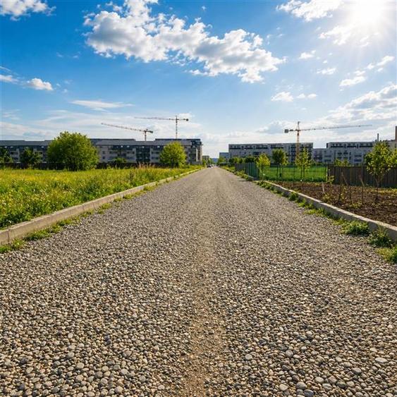 Teren Construcții intravilan de 10000 mp, în Tractorul