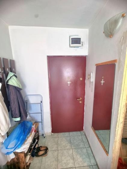 Garsonieră decomandată, mobilată în Lunei