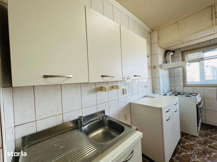 Apartament cu 3 camere decomandat în Colentina