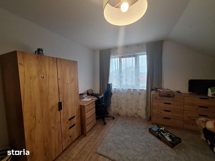 Casă cu 4 camere cu Teren 1400 Mp în Central