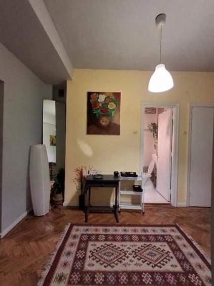 Apartament cu 2 camere decomandat, mobilat în Universitate