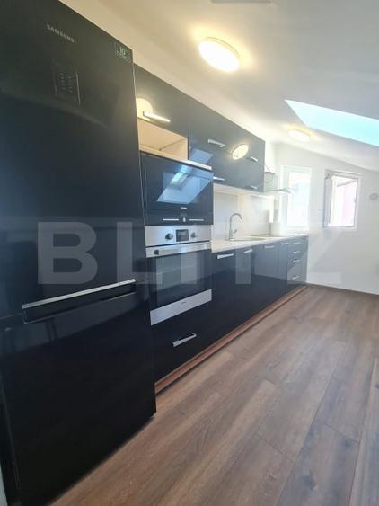 Apartament cu 3 camere semidecomandat, mobilat în Florești