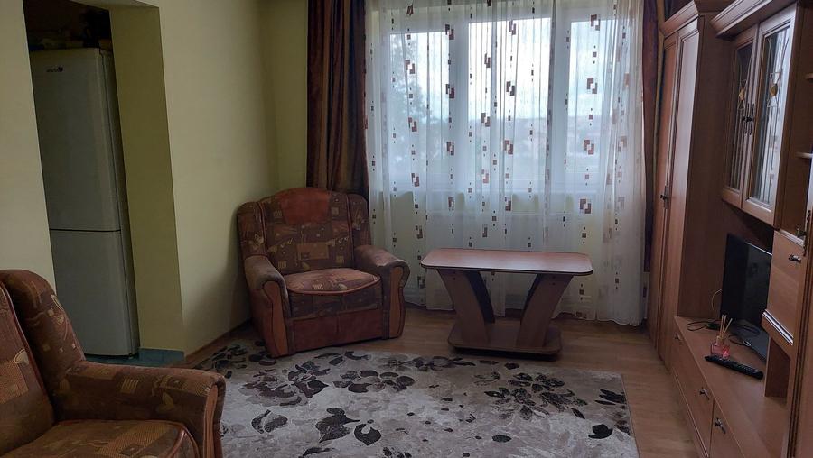 Apartament cu 3 camere semidecomandat în Exterior Vest