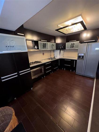 Apartament cu 4 camere semidecomandat, mobilat în Central