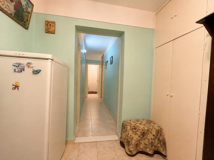 Apartament cu 3 camere decomandat în Compozitorilor
