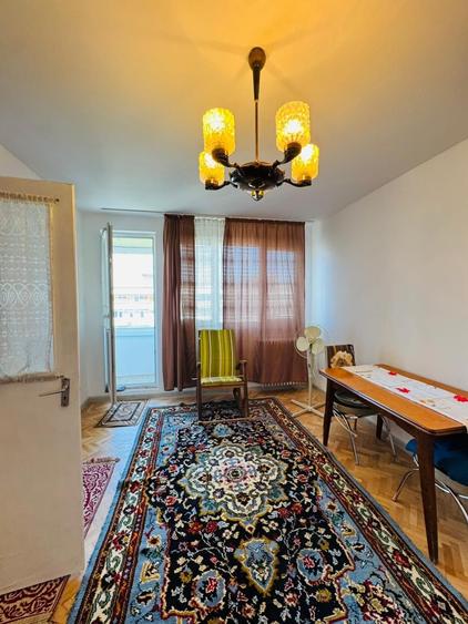 Apartament cu 2 camere semidecomandat în 1 Mai