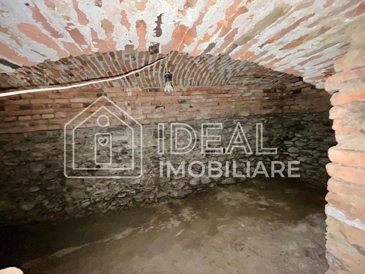 Casă individuală cu 4 camere cu Canalizare în Cârțișoara
