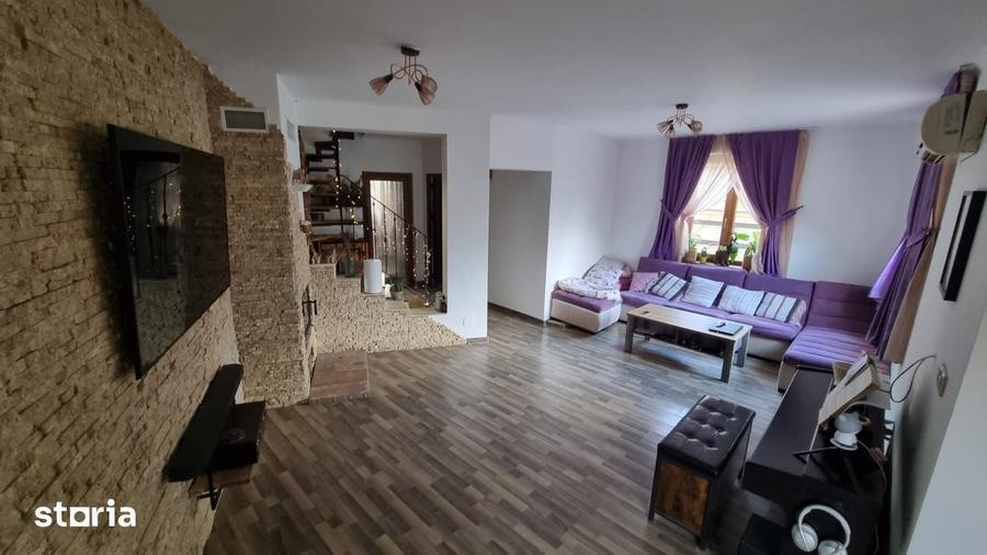 Casă cu 4 camere cu Teren 175 Mp în Central