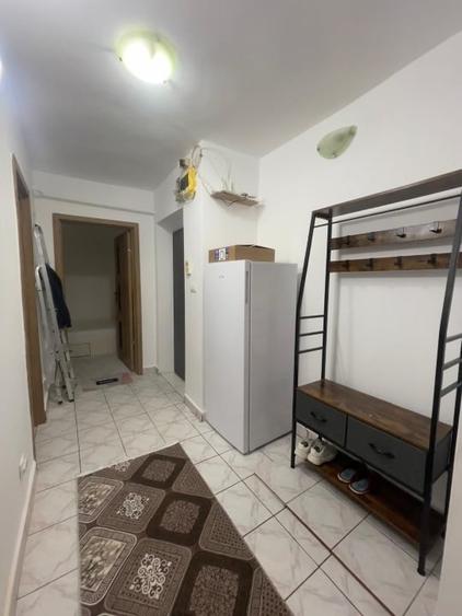 Apartament cu 3 camere semidecomandat, mobilat în Tudor Vladimirescu