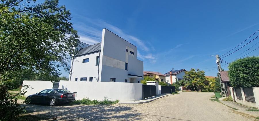Casă cu 6 camere cu Teren 460 Mp în Mogoșoaia