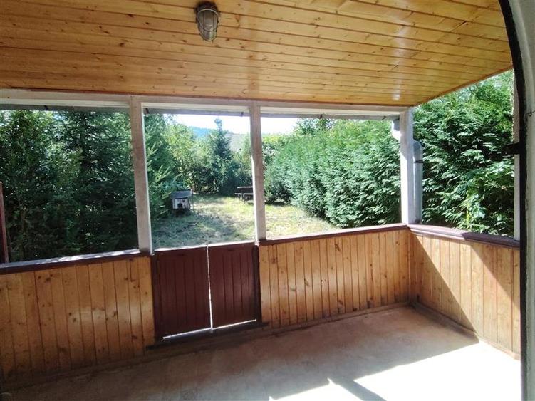 Casă individuală cu 4 camere cu Teren 216 Mp în Exterior Est