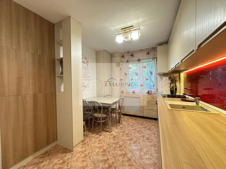 Apartament cu 3 camere semidecomandat, mobilat în Gheorgheni