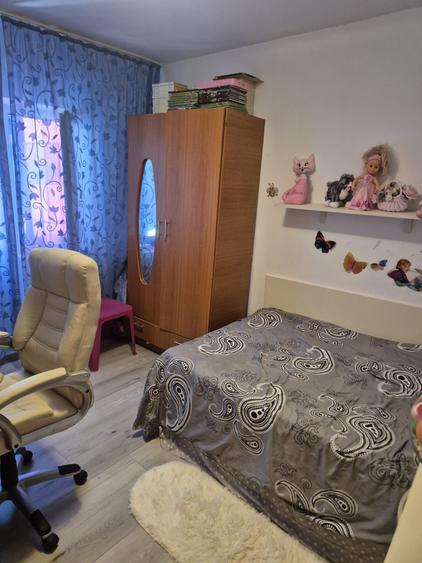 Vand apartament 3 camere, semidecomandat - 7