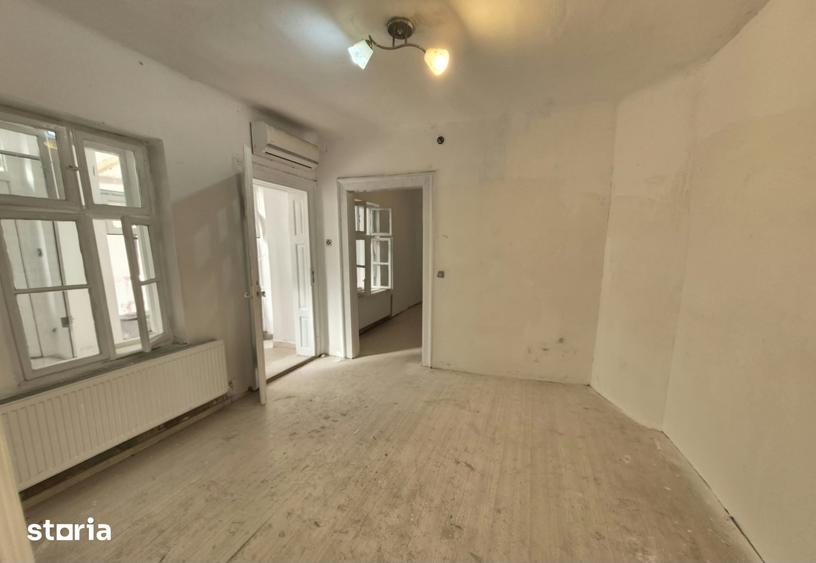 Casă cu 3 camere cu Teren 266 Mp în Central