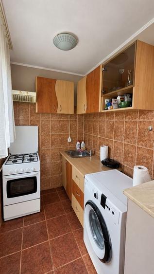 Apartament cu 2 camere semidecomandat, mobilat în Dacia