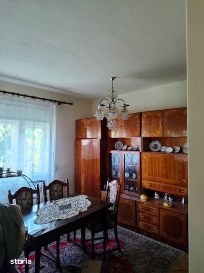 Casă cu 4 camere cu Teren 200 Mp în Central