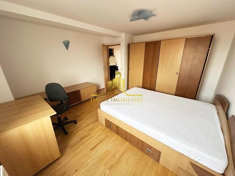 Apartament cu 3 camere semidecomandat, mobilat în Zorilor