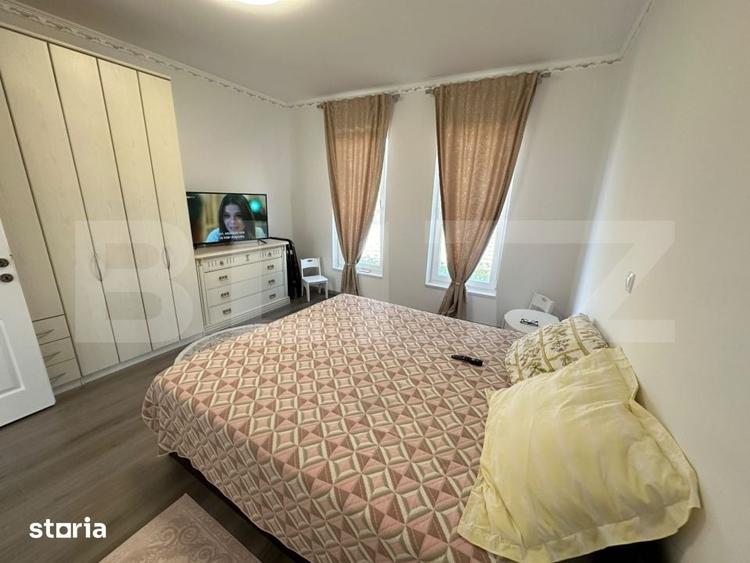 Casă cu 9 camere cu Teren 1604 Mp în Central