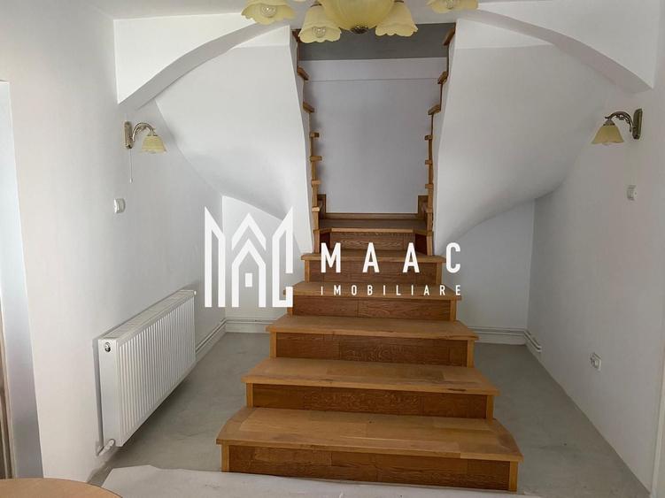 Casă individuală cu 12 camere cu Canalizare în Cristian