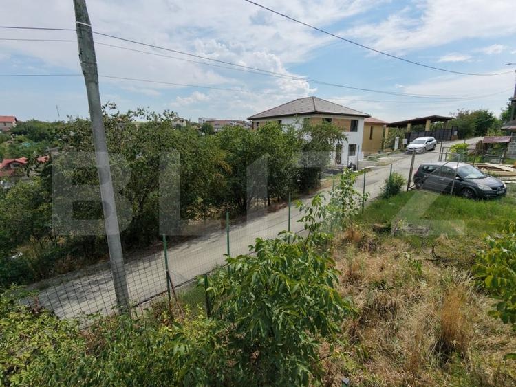 Teren Construcții intravilan de 584 mp, în Dezmir