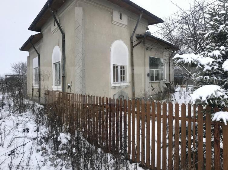 Casă individuală cu 4 camere cu Canalizare în Ulmi