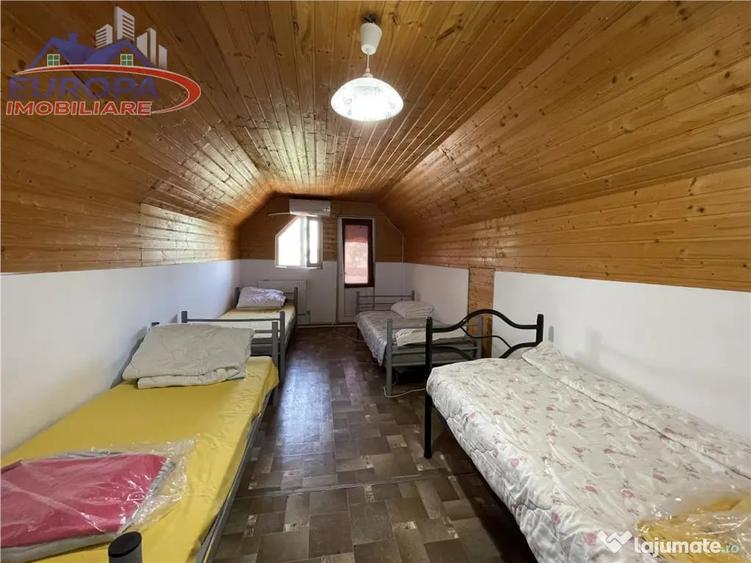 Casă cu 10 camere cu Teren 300 Mp în Dallas