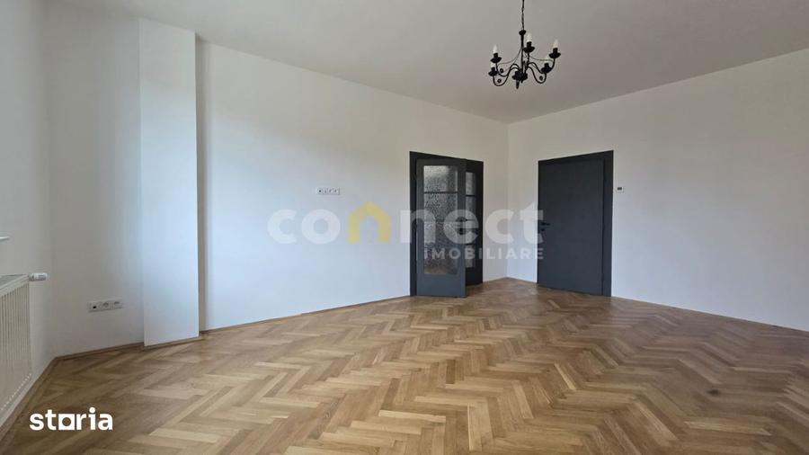 Apartament cu 5 camere în Central