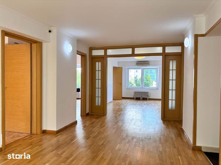 Apartament cu 4 camere decomandat în Centrul Civic