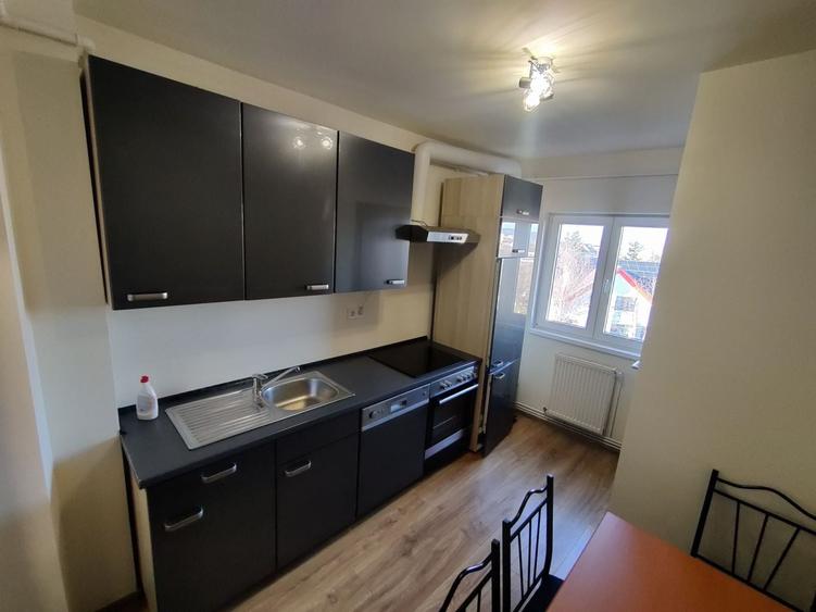 Apartament cu 3 camere decomandat în Calea Dumbrăvii