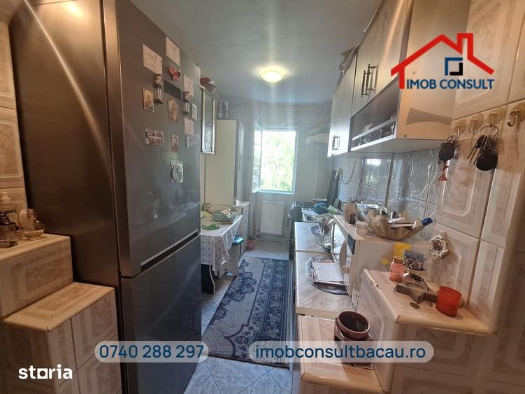 Apartament cu 3 camere decomandat în Banca Națională