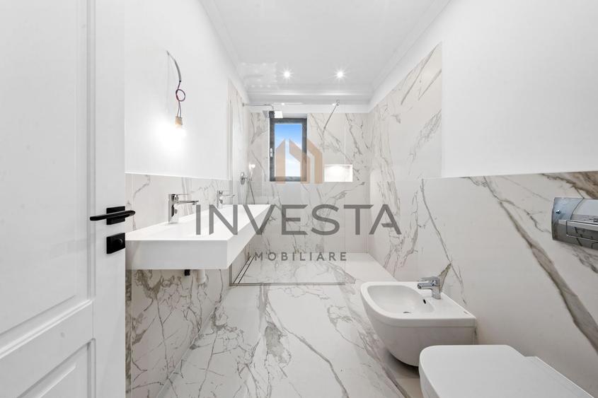 Casă individuală cu 8 camere cu Canalizare în Borhanci