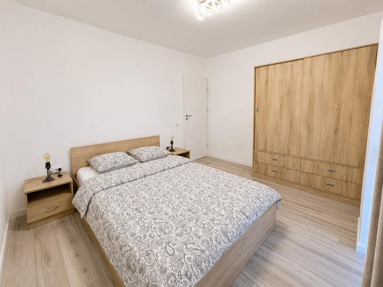 Apartament cu 2 camere semidecomandat, mobilat în Florești
