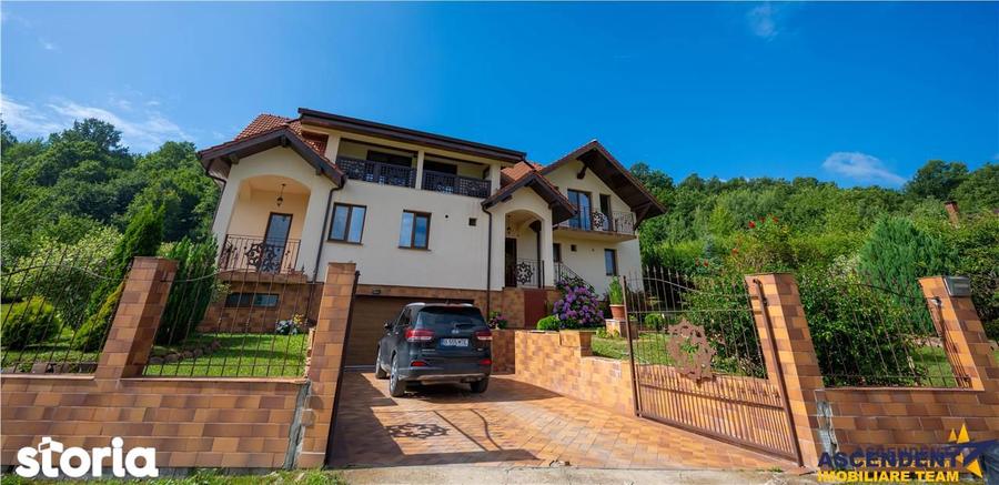 Casă cu 9 camere decomandat cu Teren 1750 Mp în Pestișu Mic
