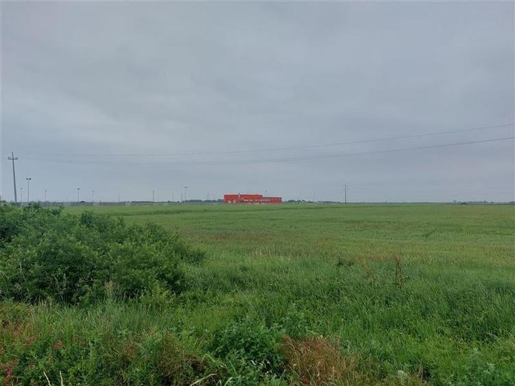 Teren agricol extravilan de 40700 mp, în Exterior Nord