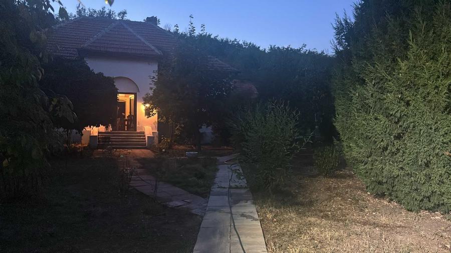 Casă cu 4 camere în Bistrița