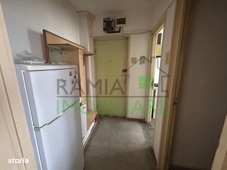 Apartament cu 4 camere semidecomandat, mobilat în Dârste