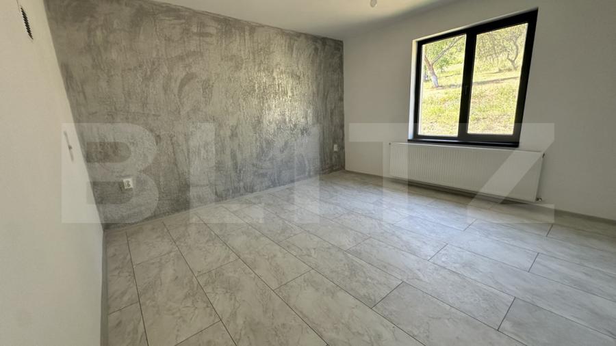 Casă cu 5 camere cu Teren 3200 Mp în Luncoiu de Sus