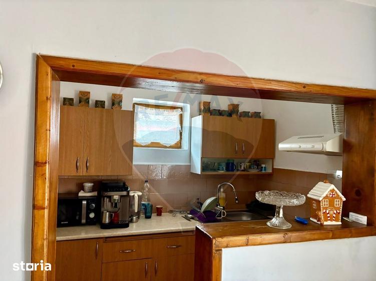 Casă cu 5 camere cu Teren 557 Mp în Central