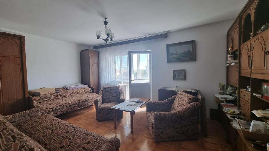 Apartament cu 2 camere decomandat în Micro 17