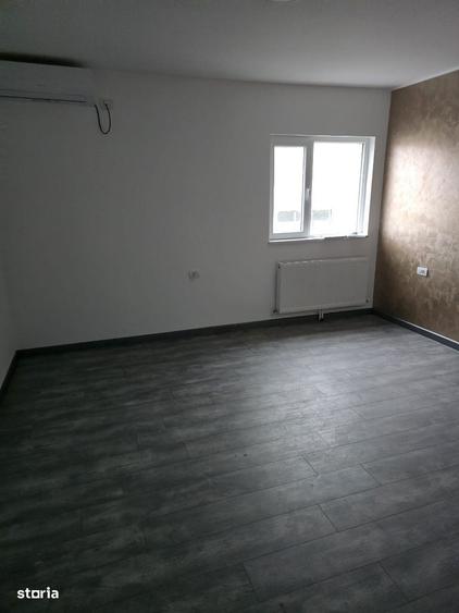 Casă cu 4 camere în Ovidiu