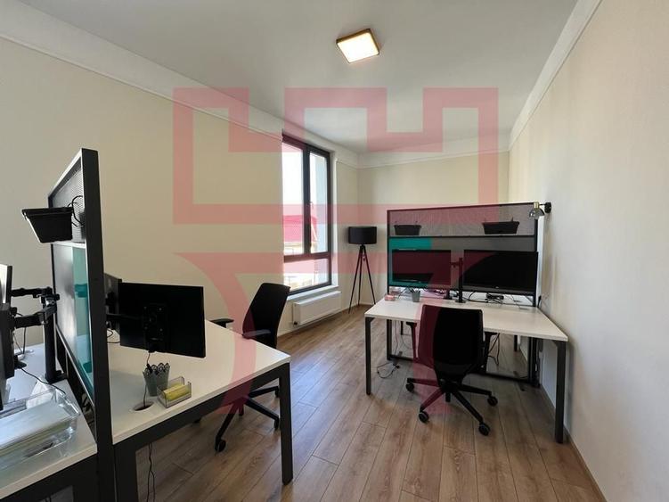 Casă individuală cu 6 camere cu Canalizare în Central