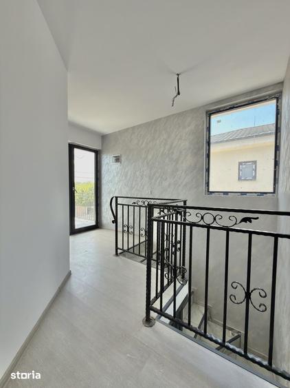 Casă cu 4 camere cu Teren 300 Mp în Lumina