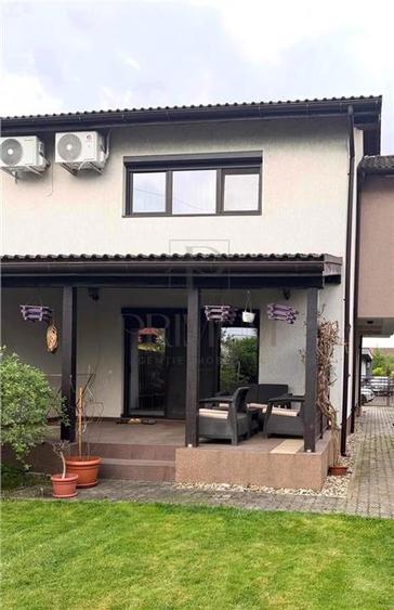 Duplex cu 4 camere cu Canalizare în Dumbrăvița