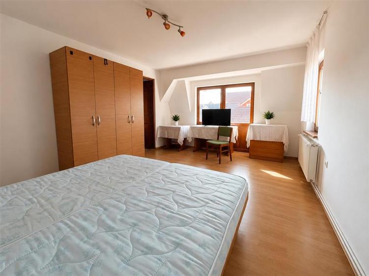 Casă individuală cu 5 camere cu Teren 545 Mp în Lupeni