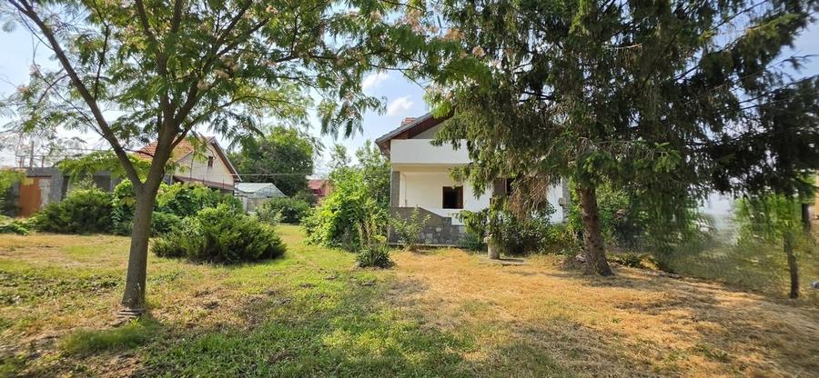 Casă cu 5 camere cu Teren 3000 Mp în Dârvari