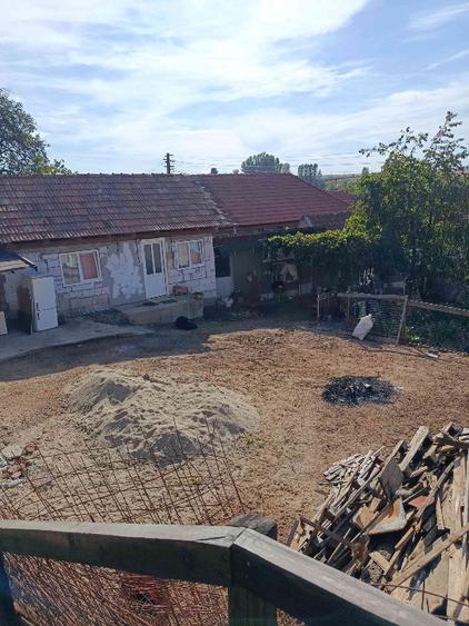 Casă individuală cu 4 camere cu Teren 1000 Mp în Săliștea