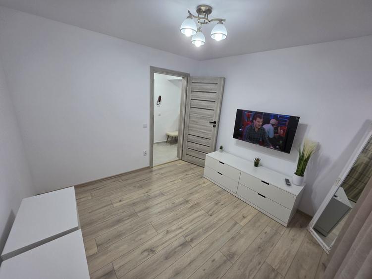 Vand apartament cu 3 camere - 1
