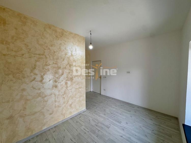 Casă individuală cu 4 camere cu Canalizare în Deal